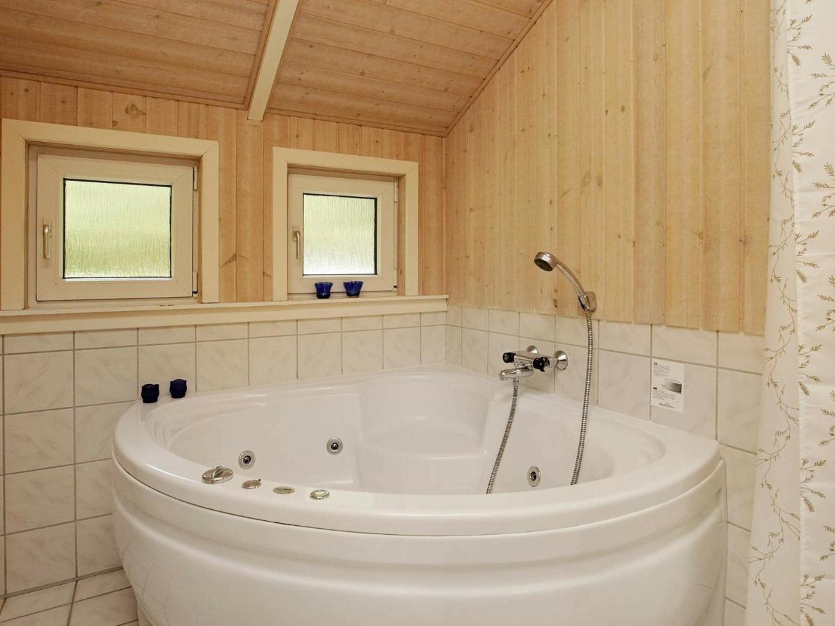 6 Person Holiday Home In Ansager Extérieur photo