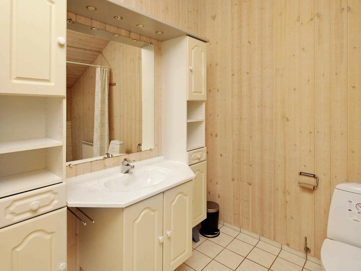 6 Person Holiday Home In Ansager Extérieur photo