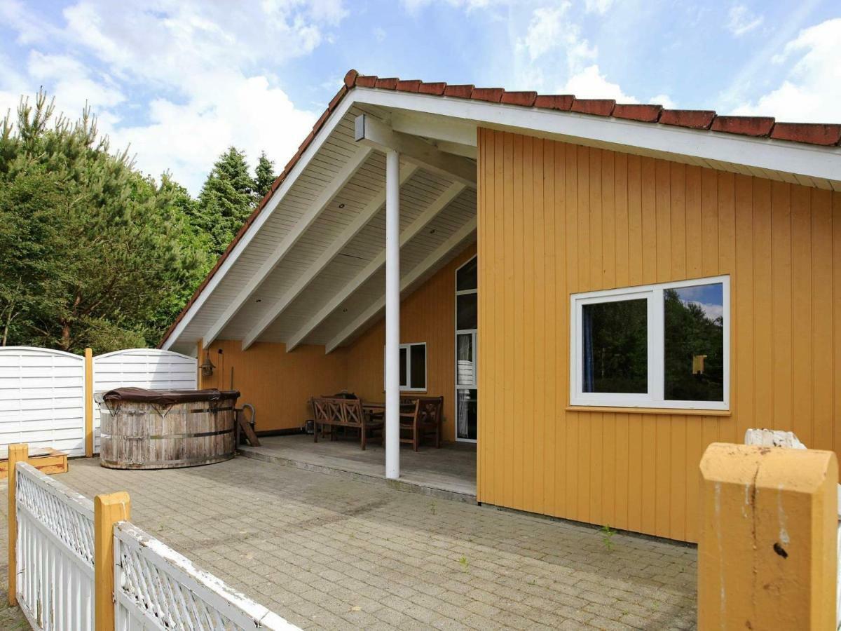 6 Person Holiday Home In Ansager Extérieur photo